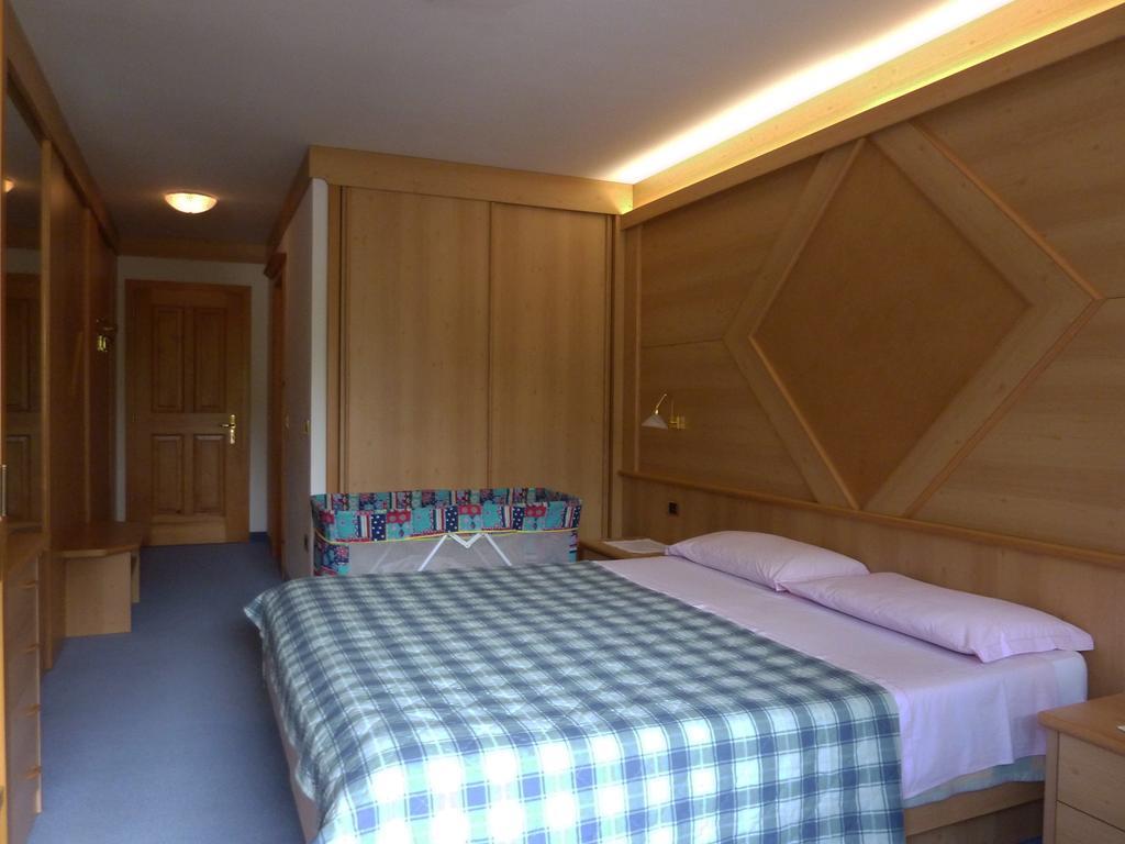 Appartamenti Majon Sotroi Campitello di Fassa Zimmer foto